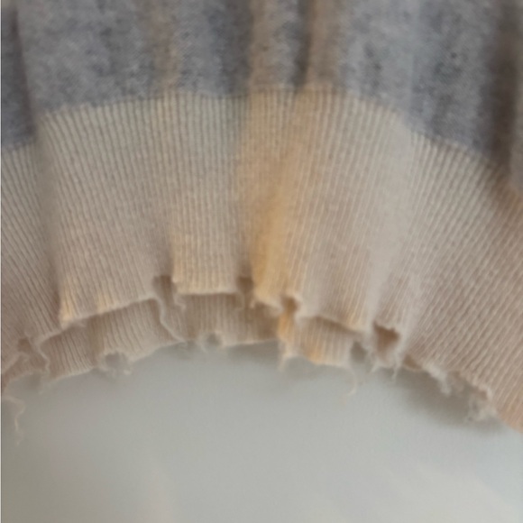 27 MILES 100% Cashmere Sweater w/Distressed detail, Size S, Like New Condition - Picture 8 of 10